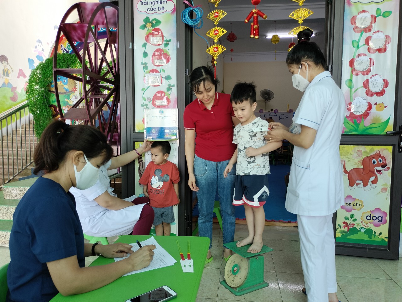 TRƯỜNG MẦM NON NAM THANH  PHỐI HỢP VỚI TRẠM Y TẾ                    PHƯỜNG NAM THANH TỔ CHỨC KHÁM SỨC KHỎE SÀNG LỌC CHO TRẺ ĐỢT 2 NĂM 2023