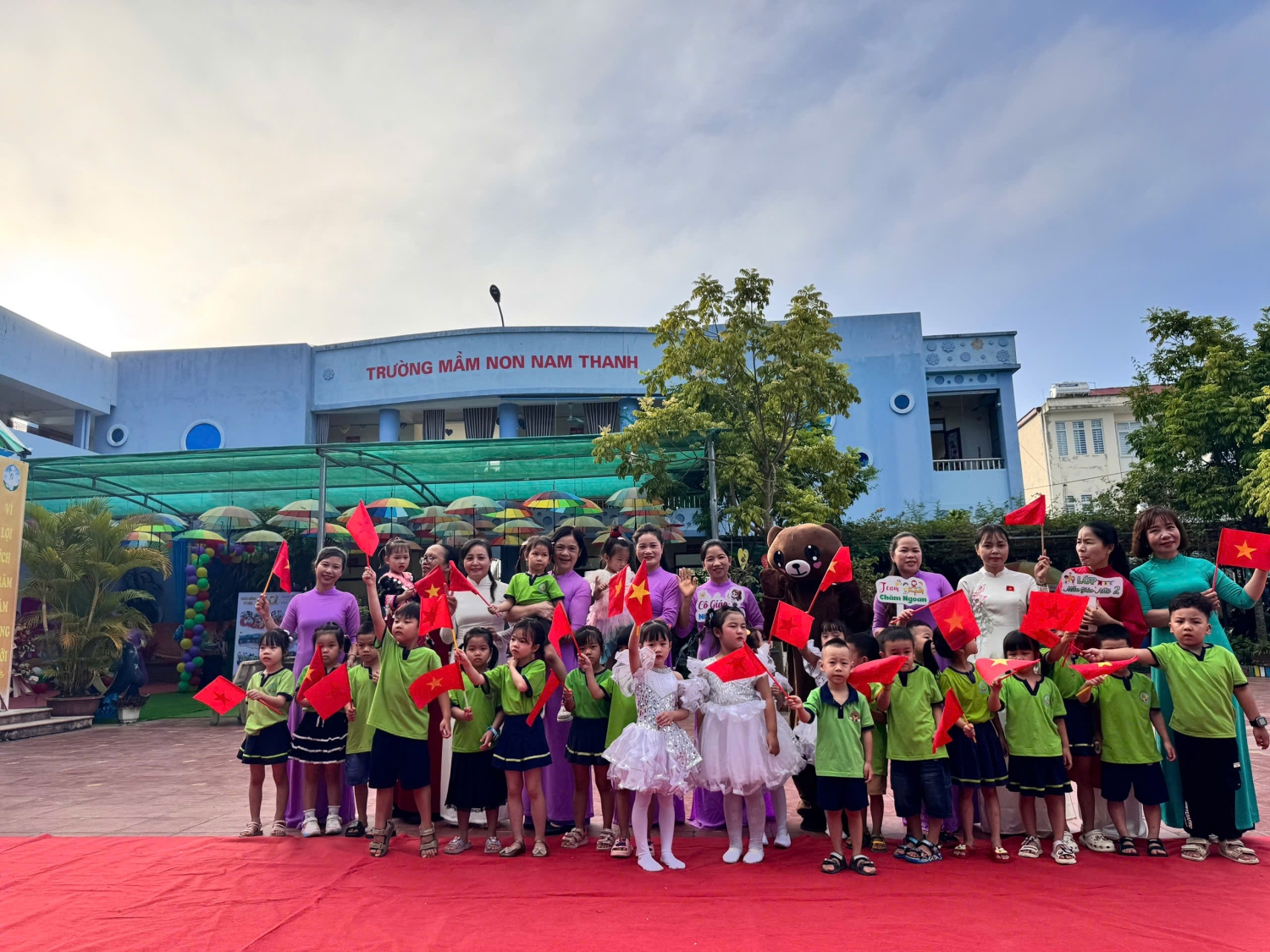 TRƯỜNG MẦM NON NAM THANH TƯNG BỪNG TỔ CHỨC LỄ KHAI GIẢNG NĂM HỌC 2025–2026 GẮN VỚI KỶ NIỆM 80 NĂM GIÁO DỤC VIỆT NAM (1945–2025)